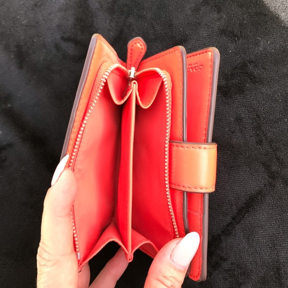 Signature Coach Corner Zip Wallet and Coin Purse - Picture 2 of 5